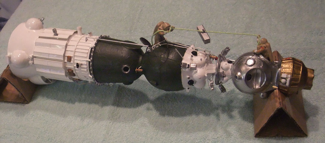 Soviet Lunar Landing LOK & LK (1/30)