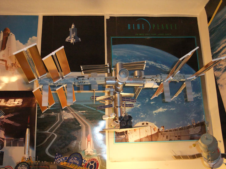 International Space Station (1/144)