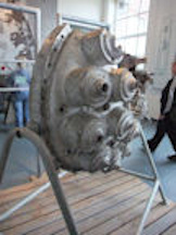 fuel injector plate V-2 engine